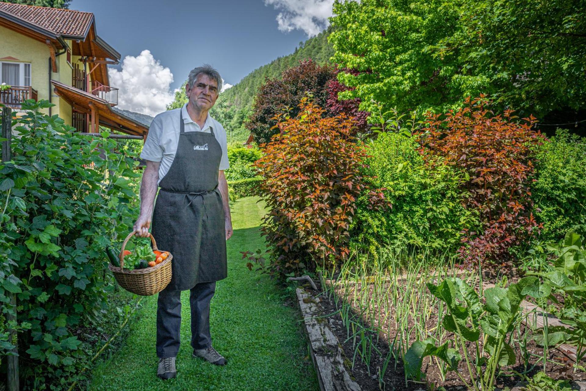 Hotel Bella di Bosco Malè Esterno foto