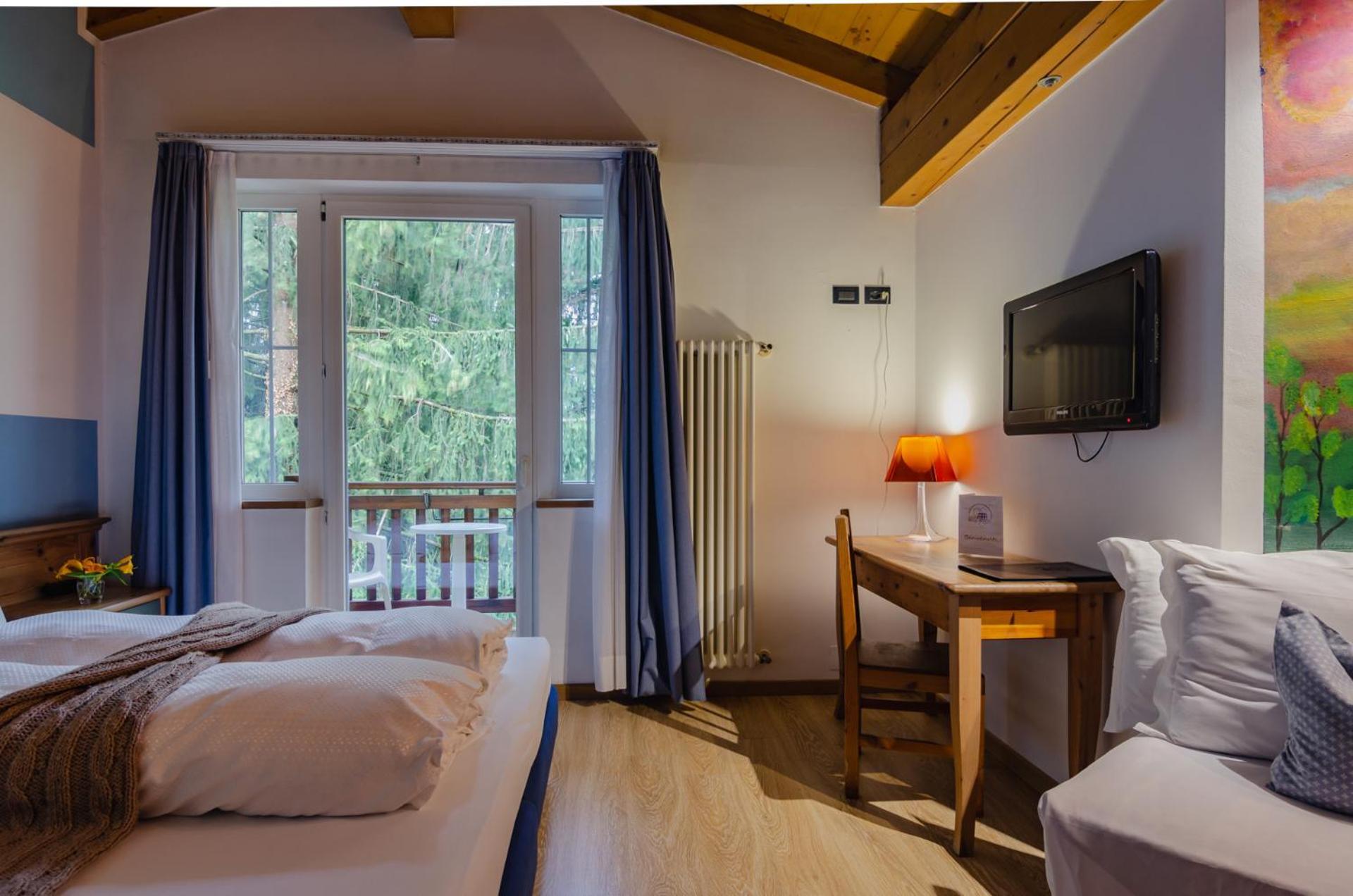 Hotel Bella di Bosco Malè Esterno foto