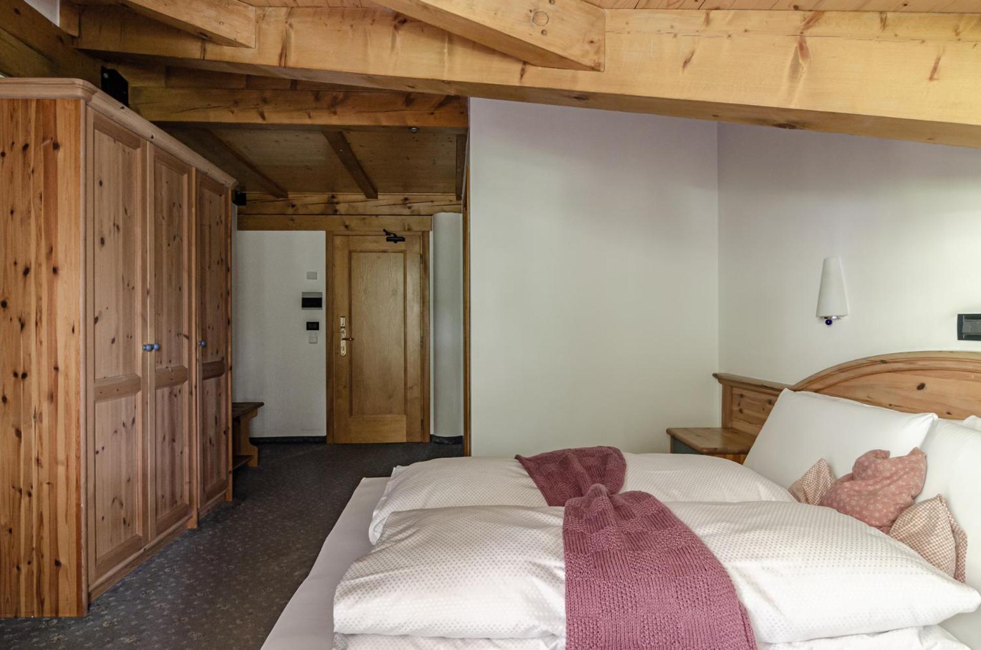 Hotel Bella di Bosco Malè Esterno foto