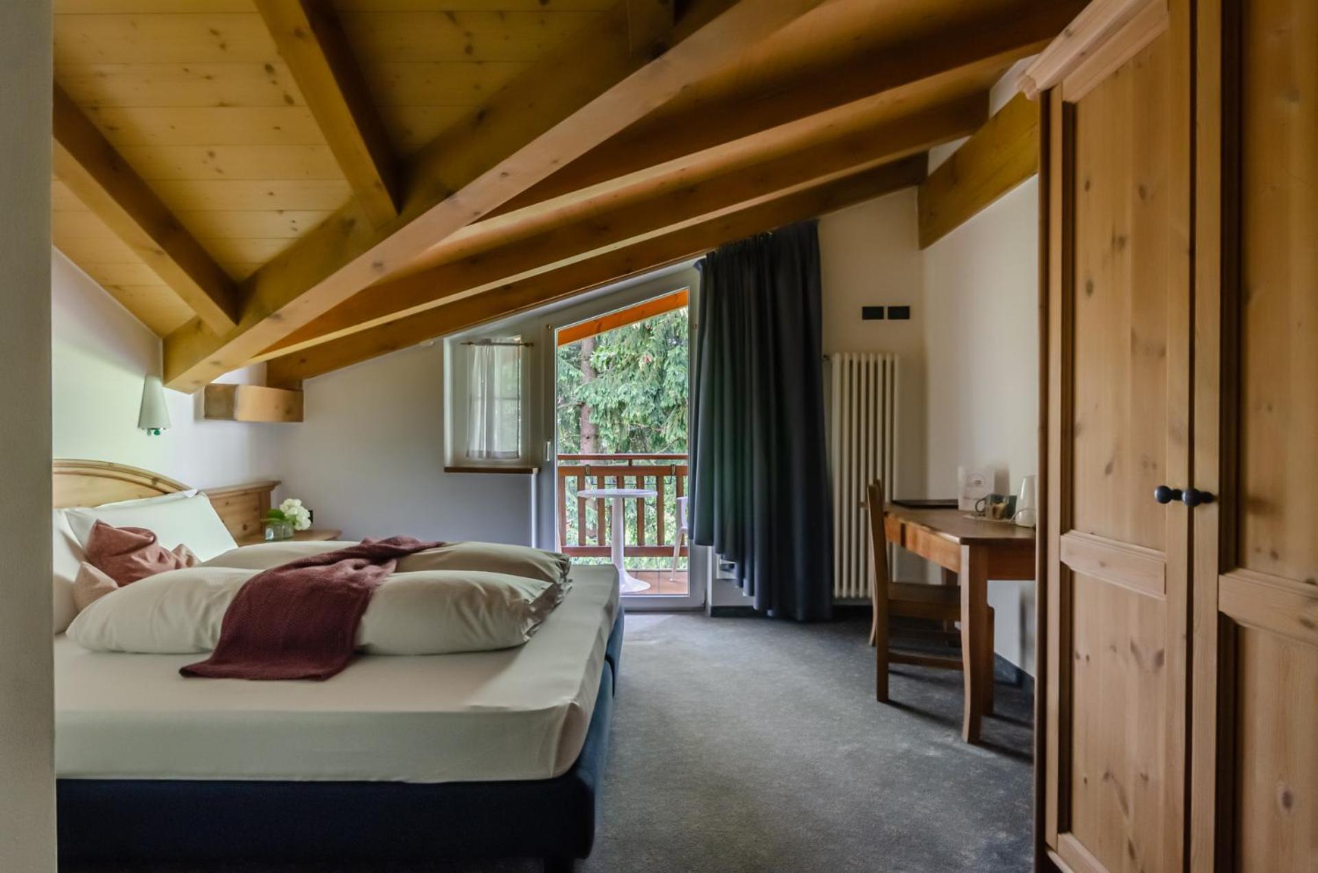 Hotel Bella di Bosco Malè Esterno foto