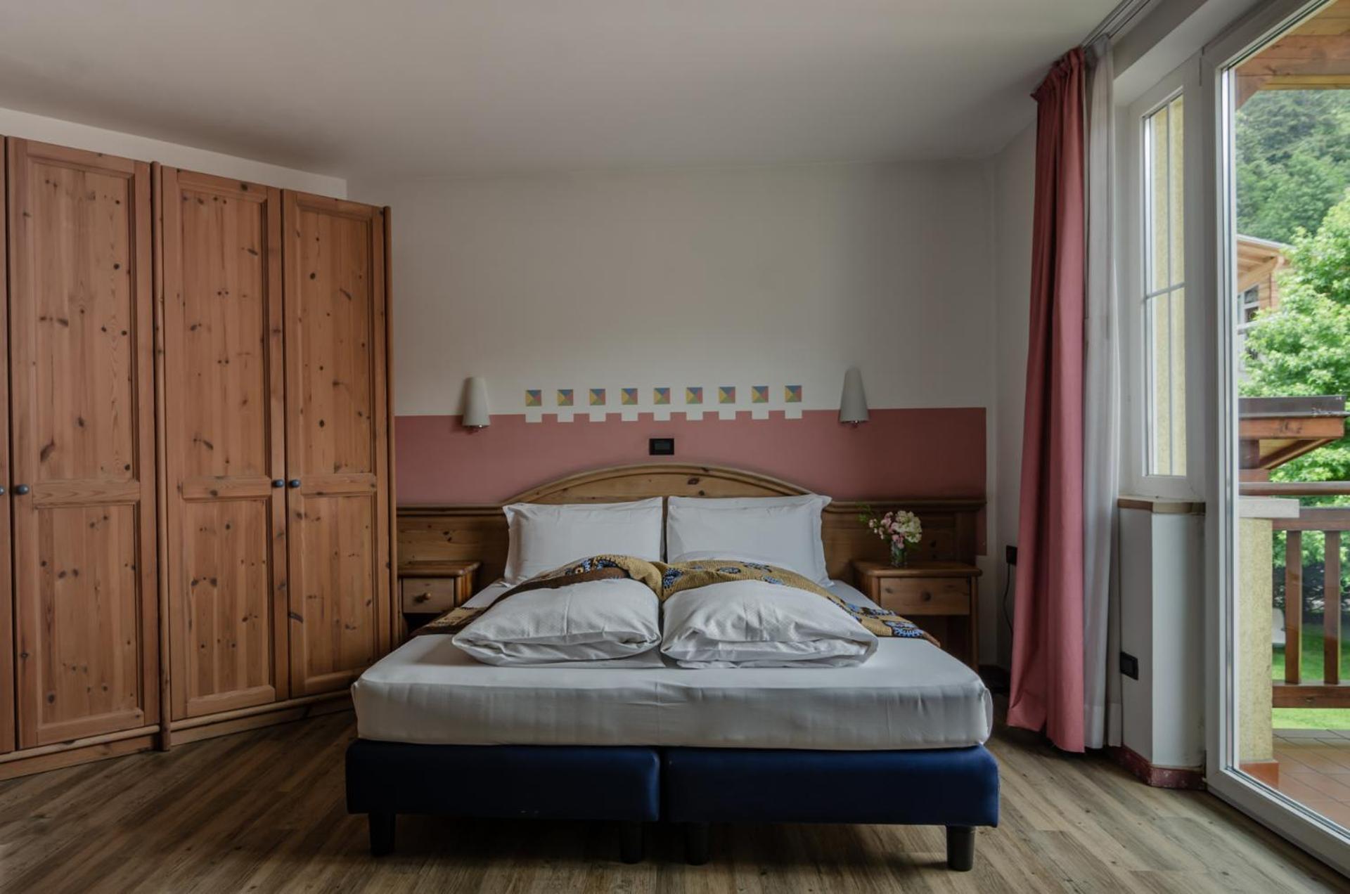 Hotel Bella di Bosco Malè Esterno foto